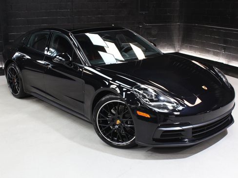 Used 2018 Porsche Panamera 4 AWD/4WD image 9