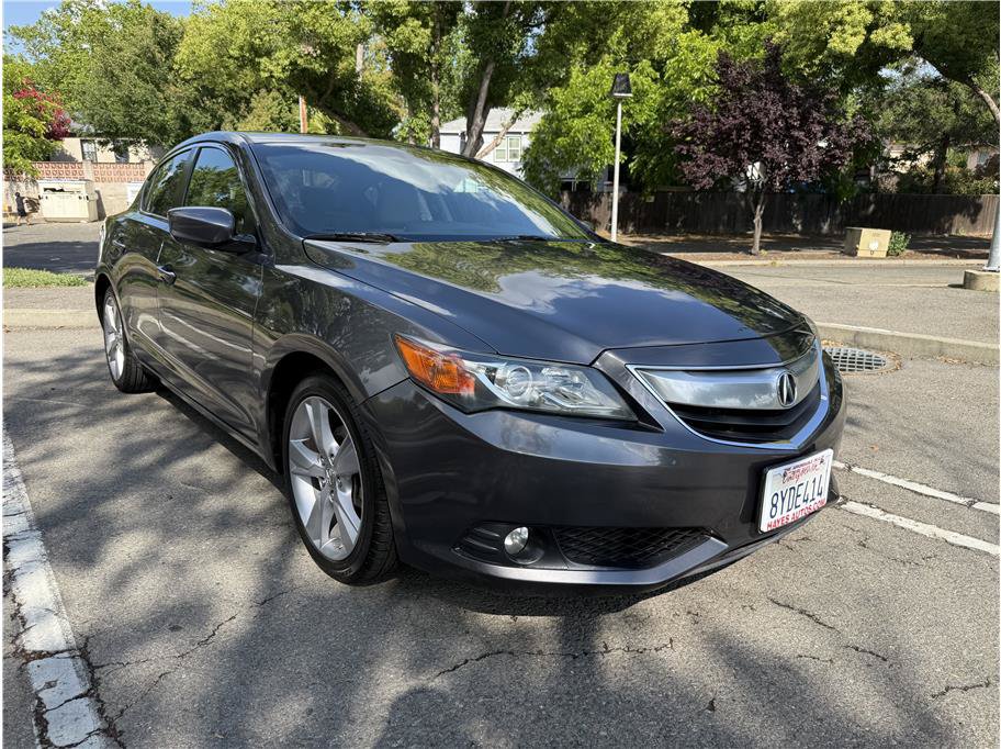 Used 2015 Acura ILX w/ Technology Package FWD image 3
