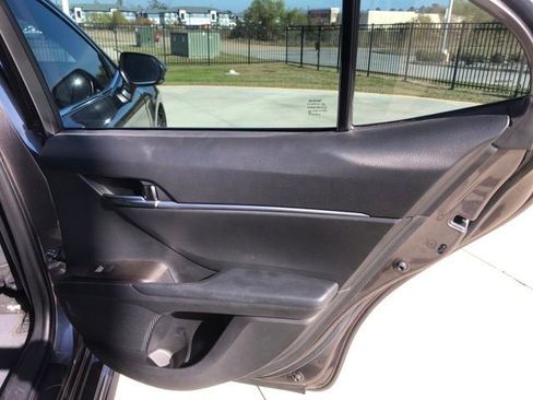 Used 2023 Toyota Camry SE image 29