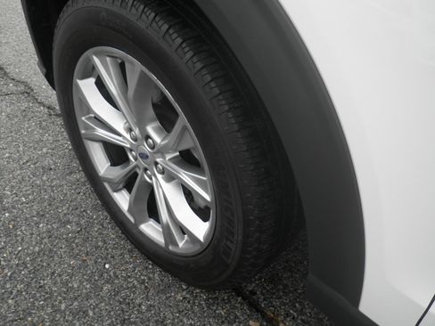 Certified 2024 Ford Explorer XLT w/ Equipment Group 202A image 13