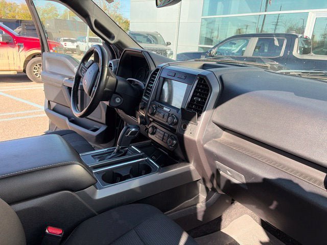 Used 2017 Ford F150 XLT w/ Equipment Group 302A Luxury AWD/4WD image 16