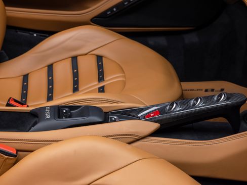 Certified 2022 Ferrari F8 Tributo RWD image 54