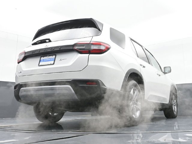 Used 2025 Honda Pilot EX-L image 39