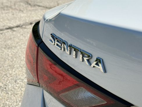 Used 2022 Nissan Sentra SV w/ All-Weather Package FWD image 9