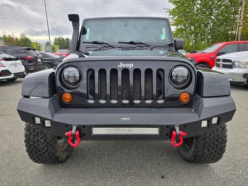 Used 2011 Jeep Wrangler Unlimited 70th Anniversary w/ Connectivity Group image 2