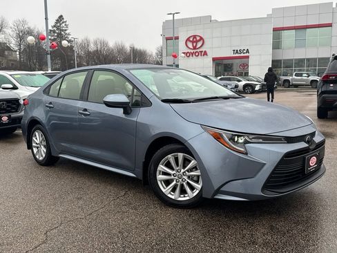 Used 2023 Toyota Corolla LE image 1