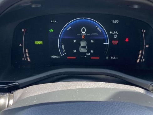 Used 2025 Toyota Camry LE image 28