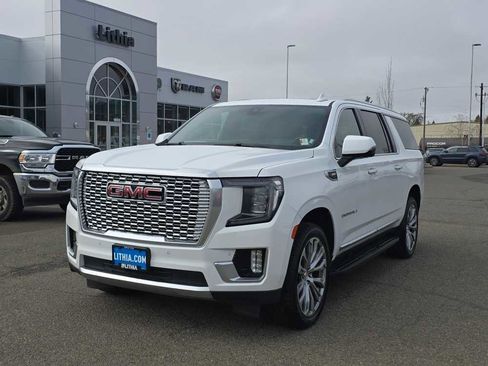Used 2021 GMC Yukon XL Denali w/ Advanced Technology Package image 1