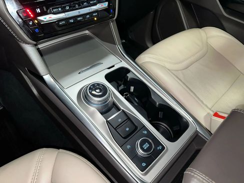 Used 2021 Ford Explorer Platinum w/ Equipment Group 601A AWD/4WD image 27