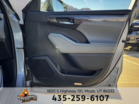Used 2023 Toyota Highlander Limited image 27