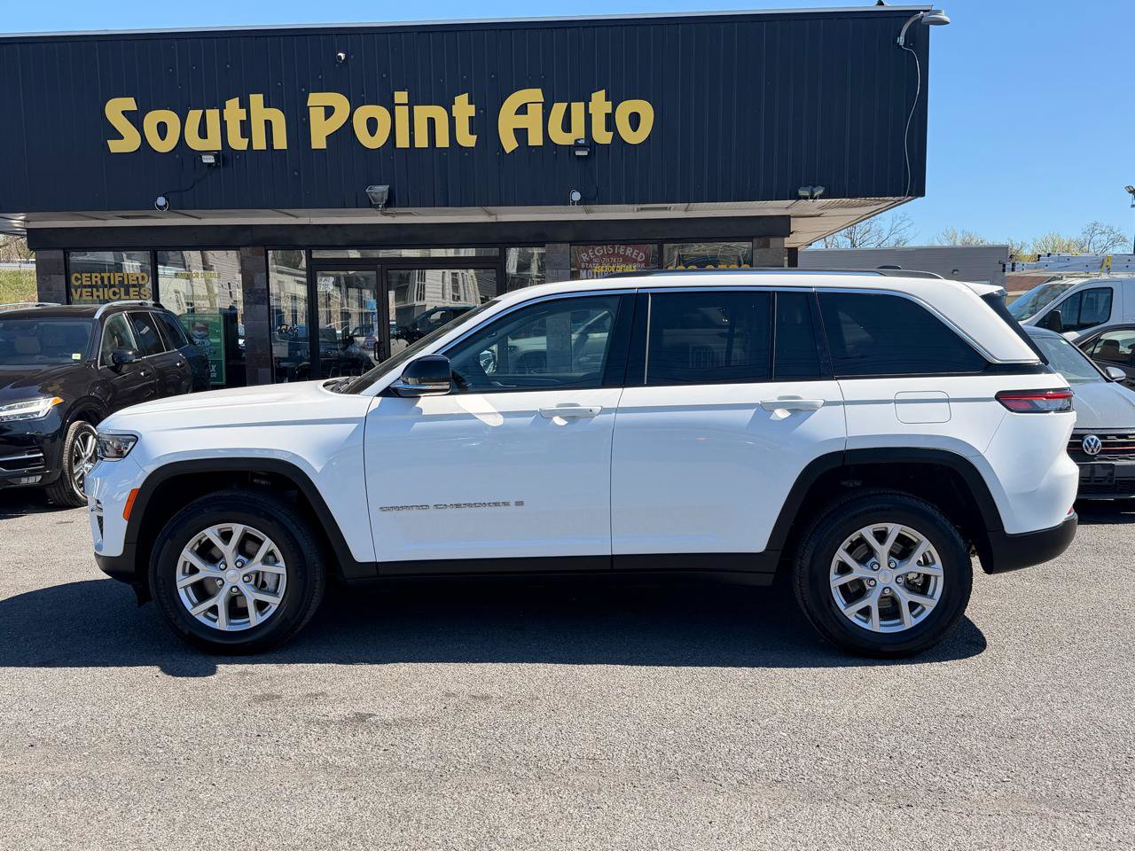 Used 2023 Jeep Grand Cherokee Limited AWD/4WD image 8