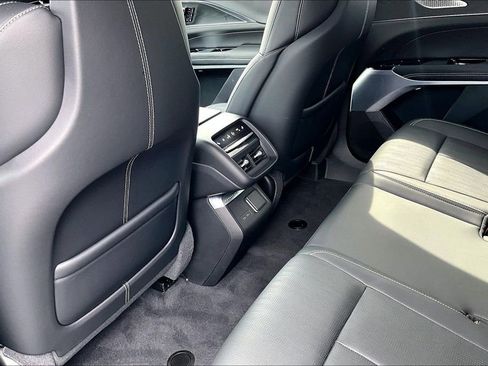 Certified 2024 Cadillac Lyriq Luxury AWD/4WD image 10