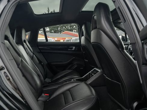 Used 2018 Porsche Panamera 4S image 12