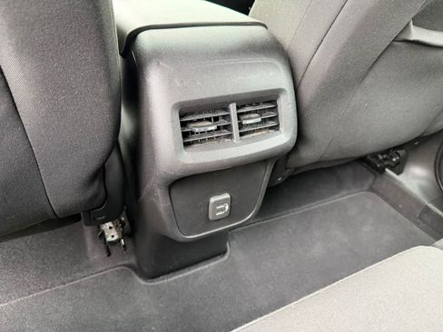 Used 2020 Chevrolet Equinox LS FWD image 24