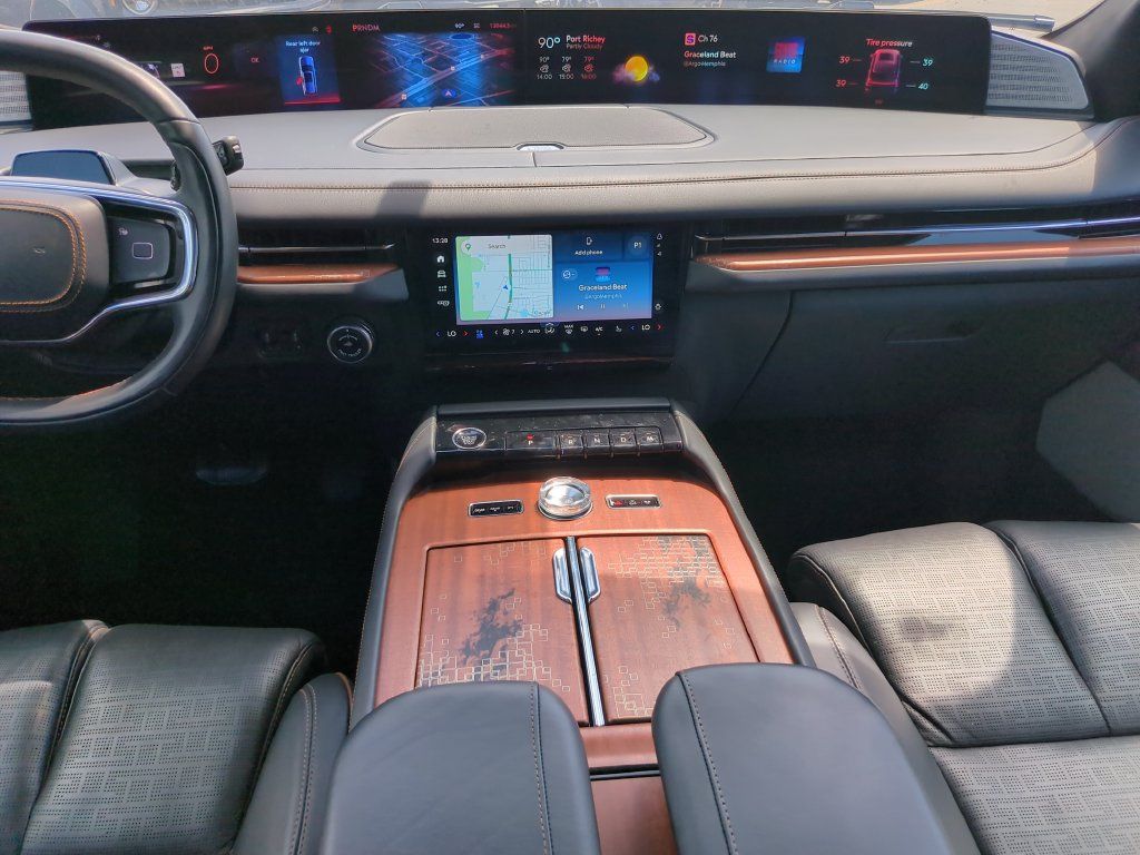 Used 2025 Lincoln Navigator Black Label AWD/4WD image 16