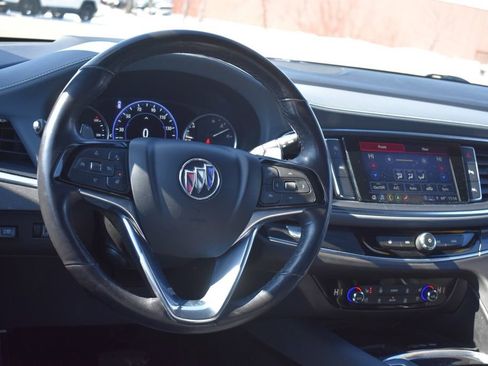 Used 2024 Buick Enclave Premium image 24