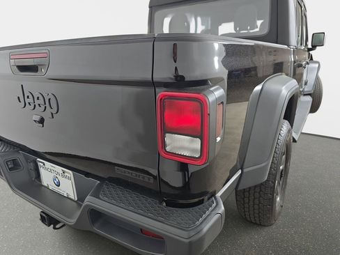Used 2020 Jeep Gladiator Sport w/ Trailer Tow Package AWD/4WD image 36