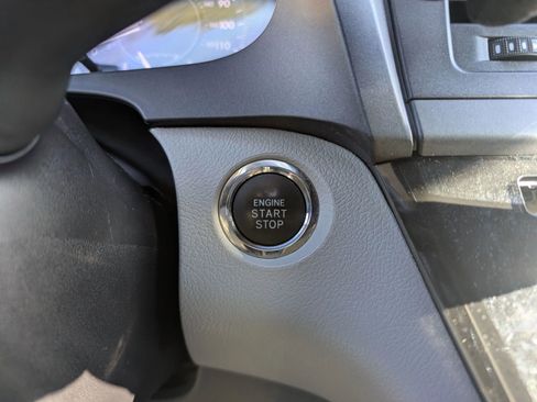 Used 2017 Toyota Sienna XLE Premium image 26