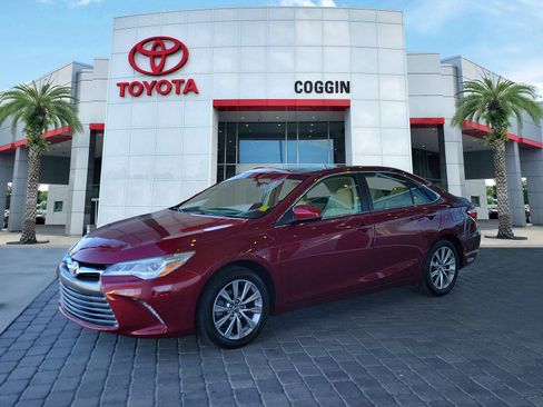 Used 2017 Toyota Camry XLE image 1