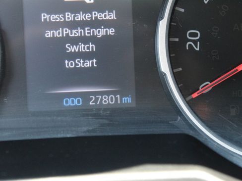 Used 2020 Toyota RAV4 XLE FWD image 8