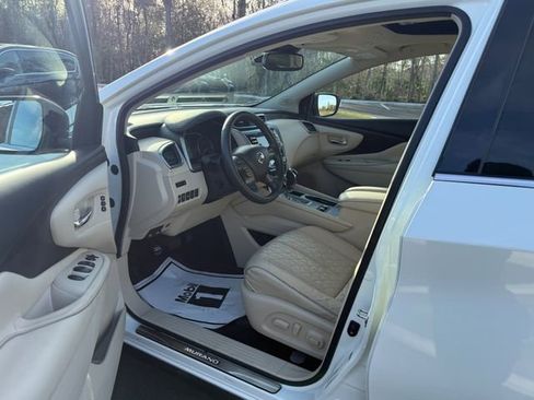 Used 2019 Nissan Murano Platinum image 3