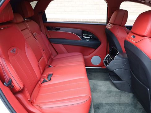 Used 2023 Bentley Bentayga Extended Wheelbase image 27