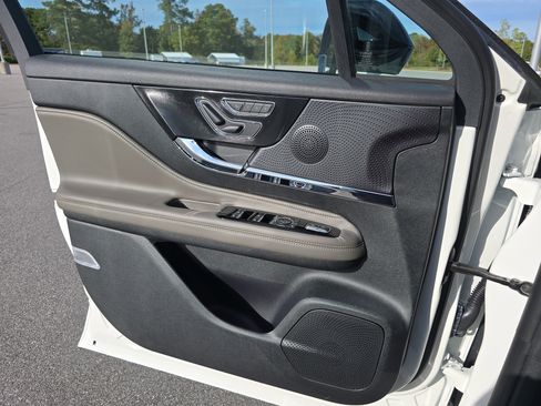 New 2026 Lincoln Corsair Premiere image 26