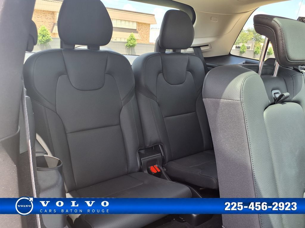 Certified 2024 Volvo XC90 B5 Plus w/ Protection Package Premier AWD/4WD image 19