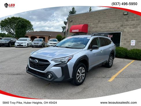 Used 2023 Subaru Outback Premium AWD/4WD image 1