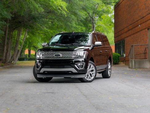 Used 2018 Ford Expedition Max Platinum AWD/4WD image 2