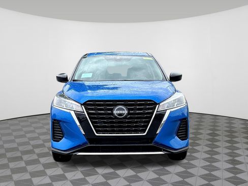 Certified 2025 Nissan Kicks Play S FWD image 2