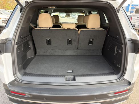 Used 2026 Buick Enclave Preferred w/ Power Package FWD image 34