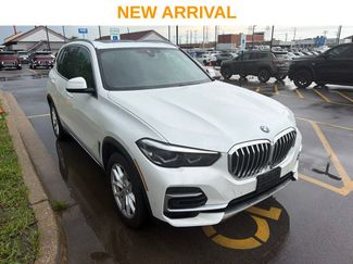 Used 2022 BMW X5 xDrive40i w/ Premium Package AWD/4WD video 1