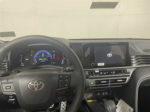 New 2026 Toyota Camry SE AWD/4WD image 16