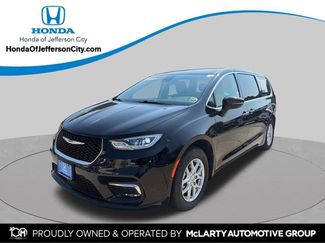 Used 2024 Chrysler Pacifica Touring-L FWD 360° Tour
