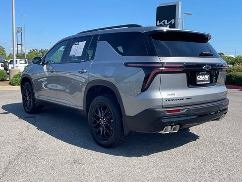 Used 2026 Chevrolet Traverse LT w/ Midnight/Sport Edition AWD/4WD image 5