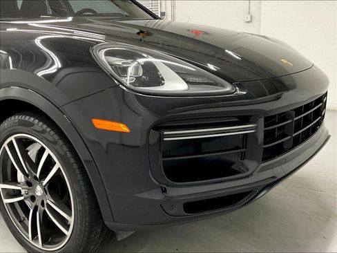 Used 2019 Porsche Cayenne Turbo AWD/4WD image 26