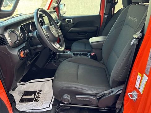 Used 2019 Jeep Wrangler Unlimited Sahara w/ Uconnect 4C Nav & Sound Group AWD/4WD image 11