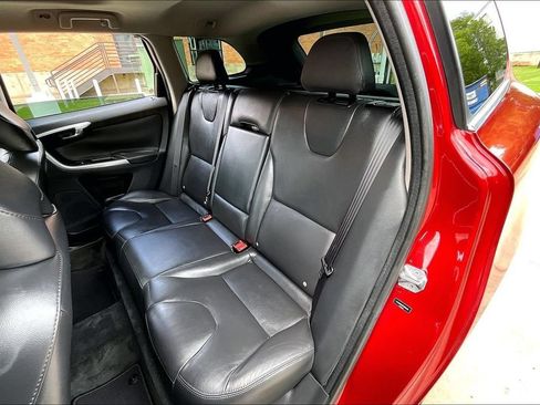 Used 2015 Volvo XC60 T5 Premier w/ Proximity Package FWD image 35