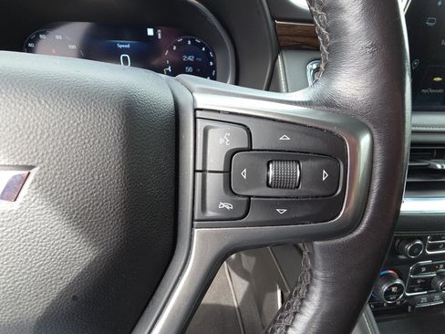 Used 2023 Chevrolet Suburban Premier image 19