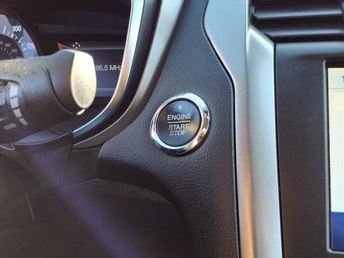 Certified 2019 Ford Fusion SE image 19