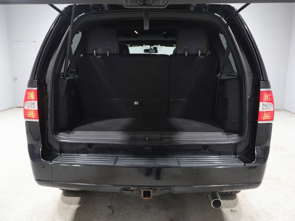 Used 2012 Lincoln Navigator 4WD image 27