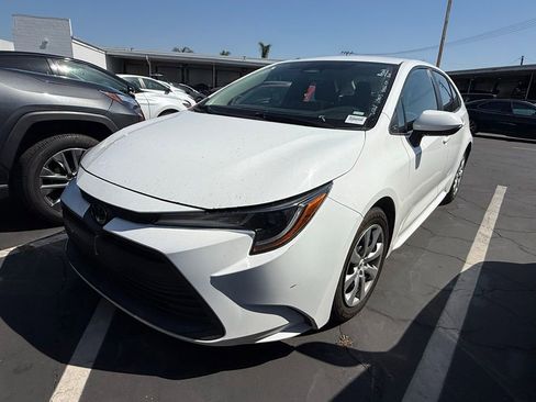 Used 2023 Toyota Corolla LE FWD image 3