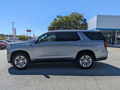 Used 2024 GMC Yukon SLT AWD/4WD image 5