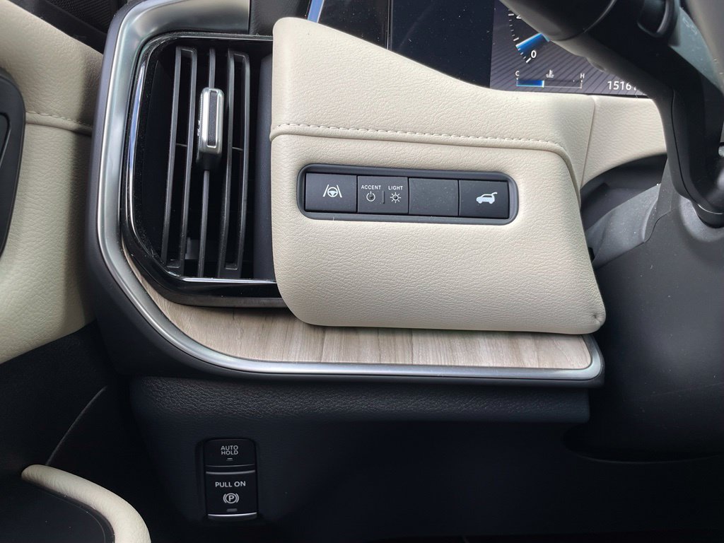 Used 2025 Nissan Armada Platinum RWD image 15