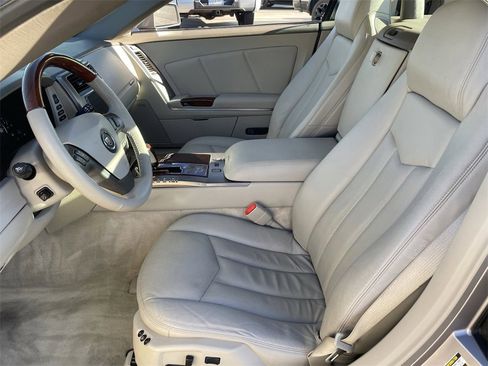 Used 2005 Cadillac XLR image 18