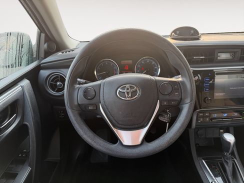 Used 2017 Toyota Corolla LE w/ Carpet Mat Package (TMS) FWD image 12