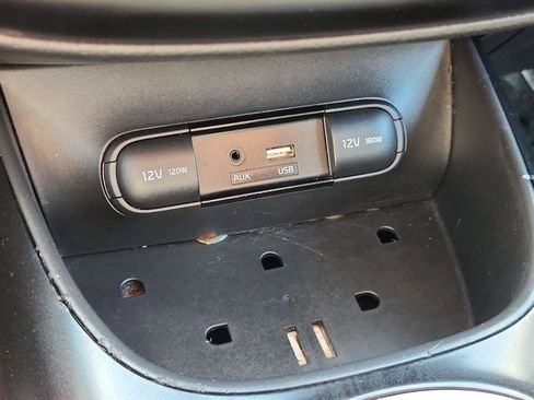 Used 2017 Kia Soul + FWD image 24