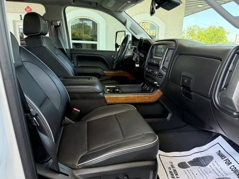 Used 2019 Chevrolet Silverado 2500 High Country w/ Duramax Plus Package AWD/4WD image 11