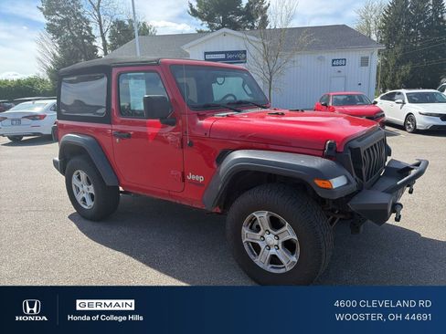 Used 2020 Jeep Wrangler Sport AWD/4WD image 3